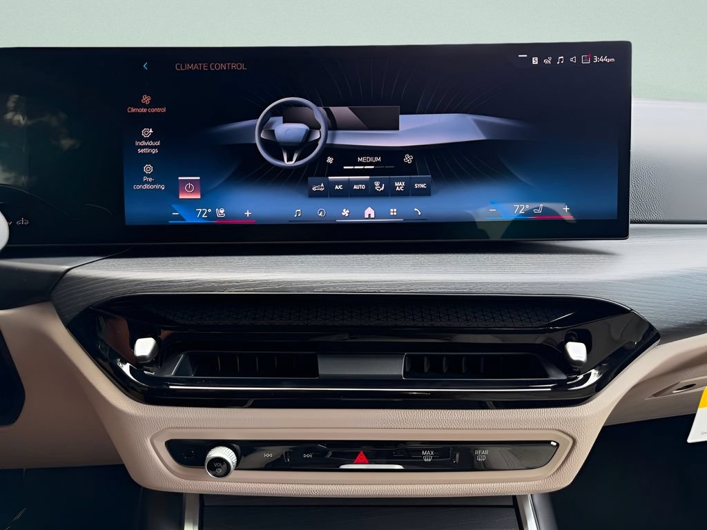 New 2026 BMW 330i Sedan w/ M Sport Package RWD image 18