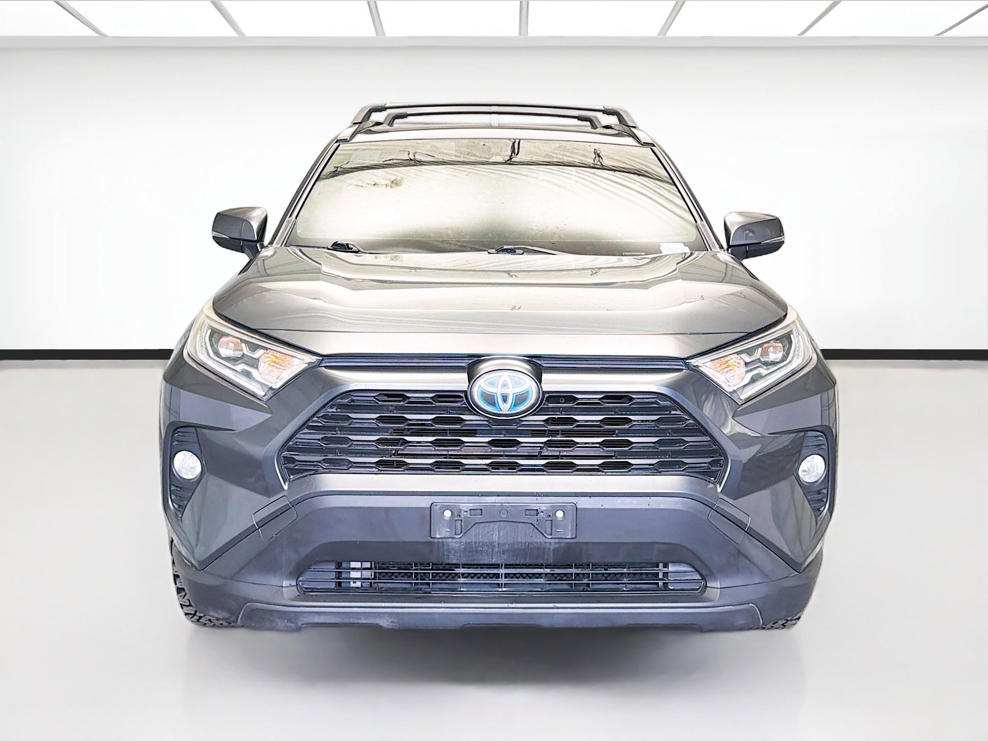Used 2019 Toyota RAV4 XLE w/ Convenience Package image 2