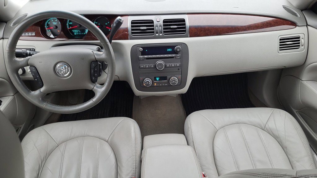 Used 2010 Buick Lucerne CXL w/ Driver Confidence Package image 22