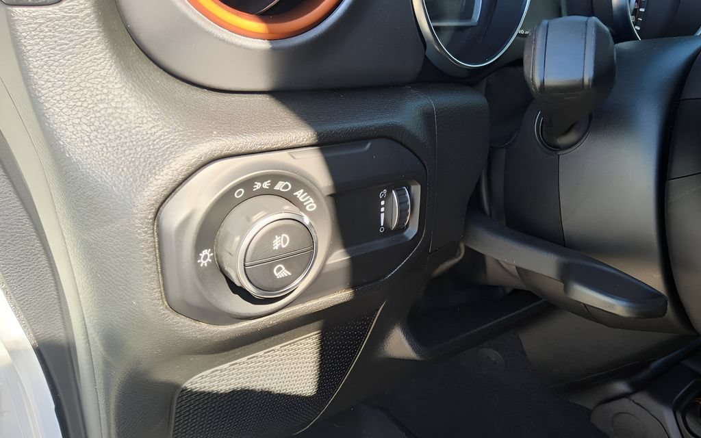 Used 2023 Jeep Gladiator Mojave w/ LED Lighting Group AWD/4WD image 20