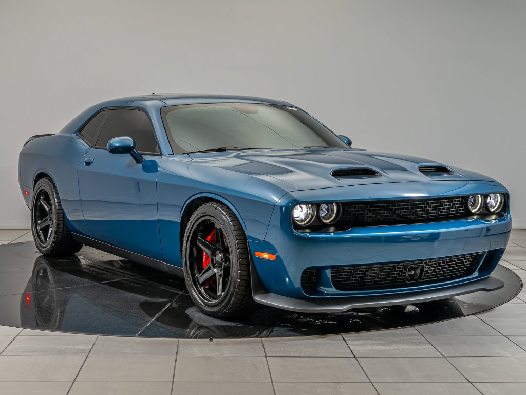 Used 2023 Dodge Challenger SRT Hellcat RWD image 3