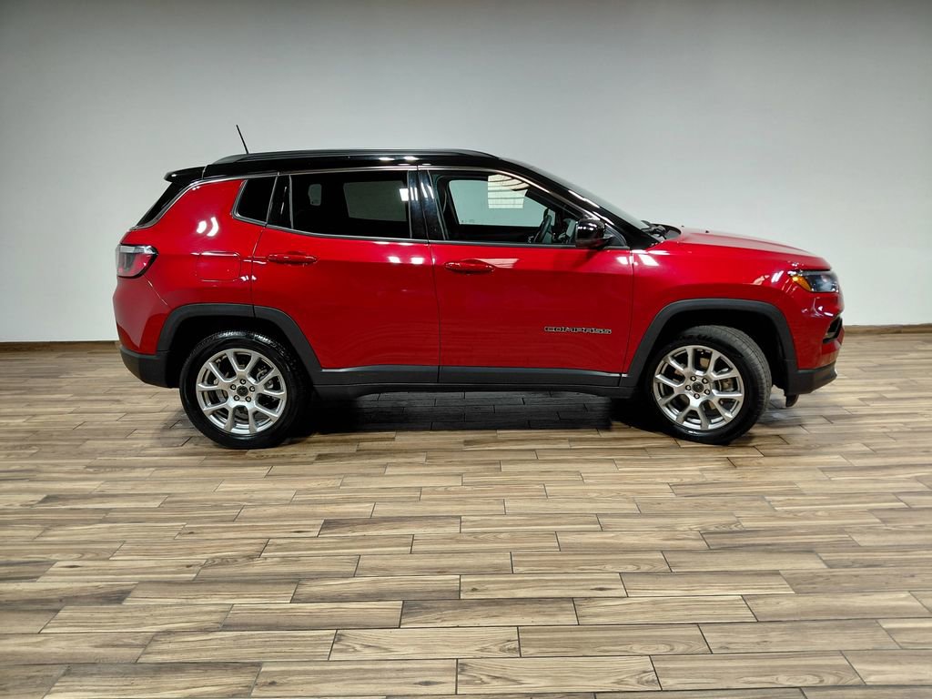 Used 2025 Jeep Compass Limited AWD/4WD image 22