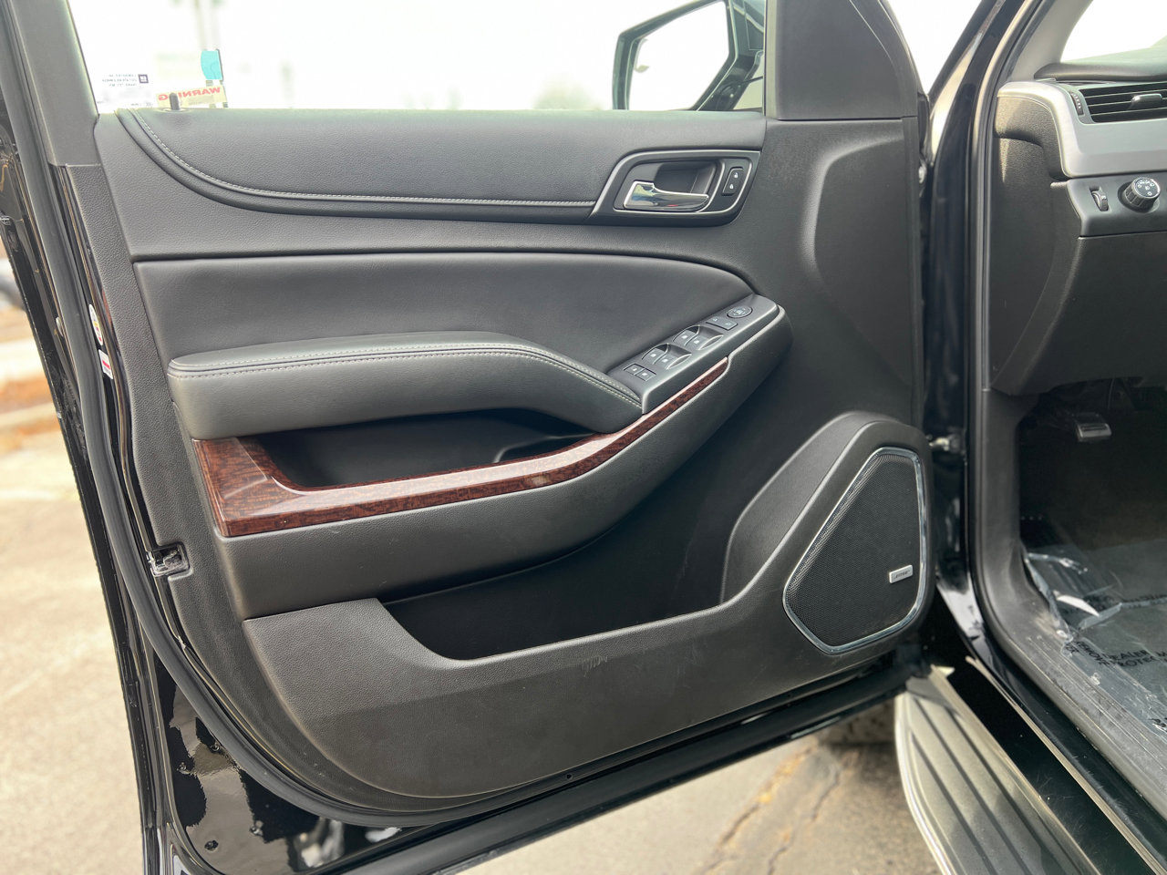 Used 2017 GMC Yukon SLE w/ SLE Value Package image 15