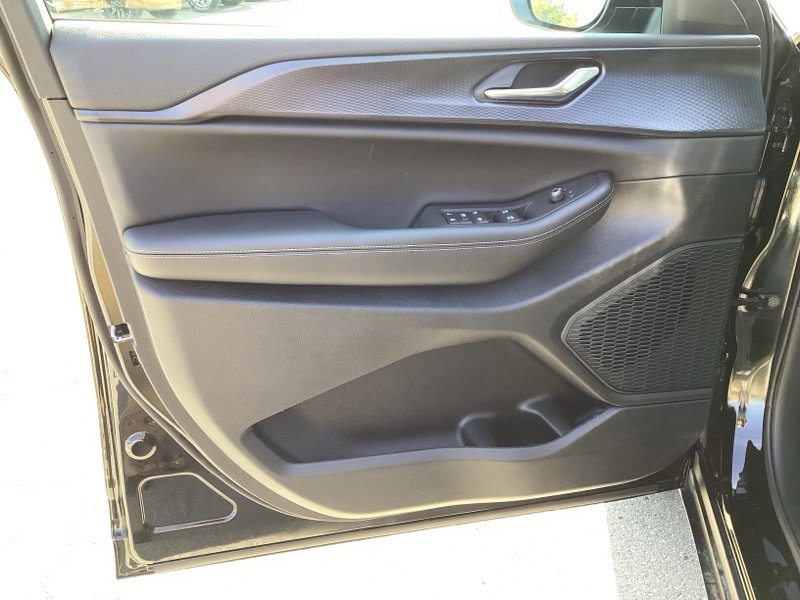 New 2025 Jeep Grand Cherokee L Laredo w/ Luxury Tech Group I image 22