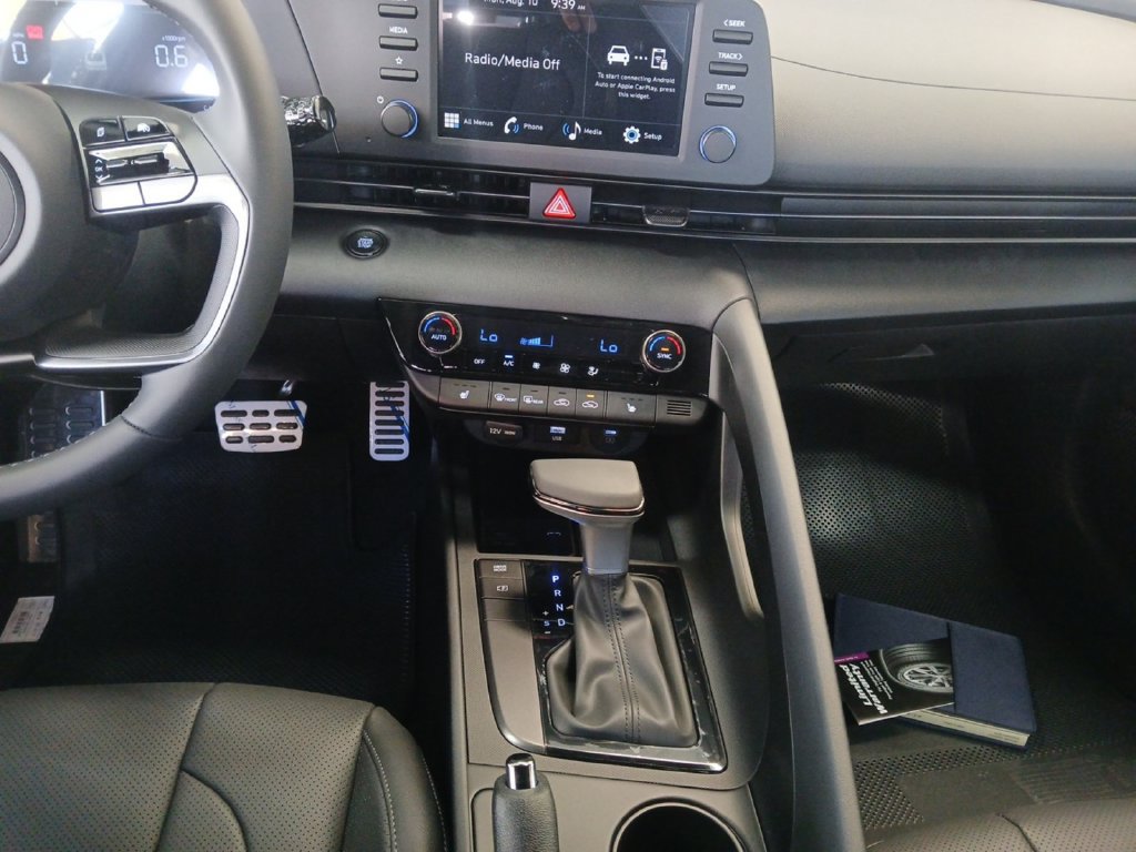 New 2026 Hyundai Elantra SEL Sport FWD image 11
