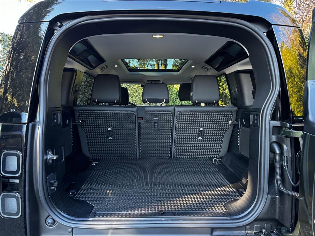 Used 2026 Land Rover Defender 110 S image 21
