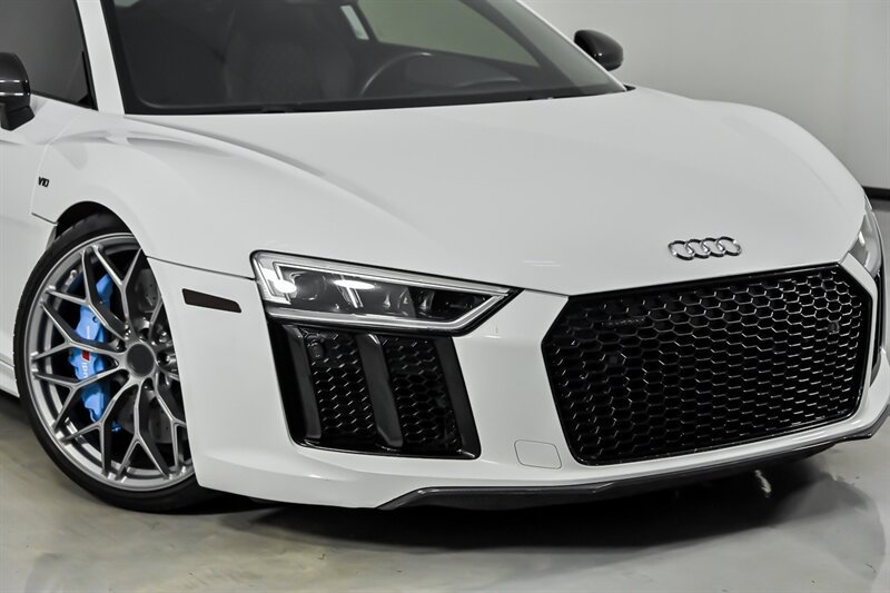 Used 2017 Audi R8 V10 plus AWD/4WD image 2