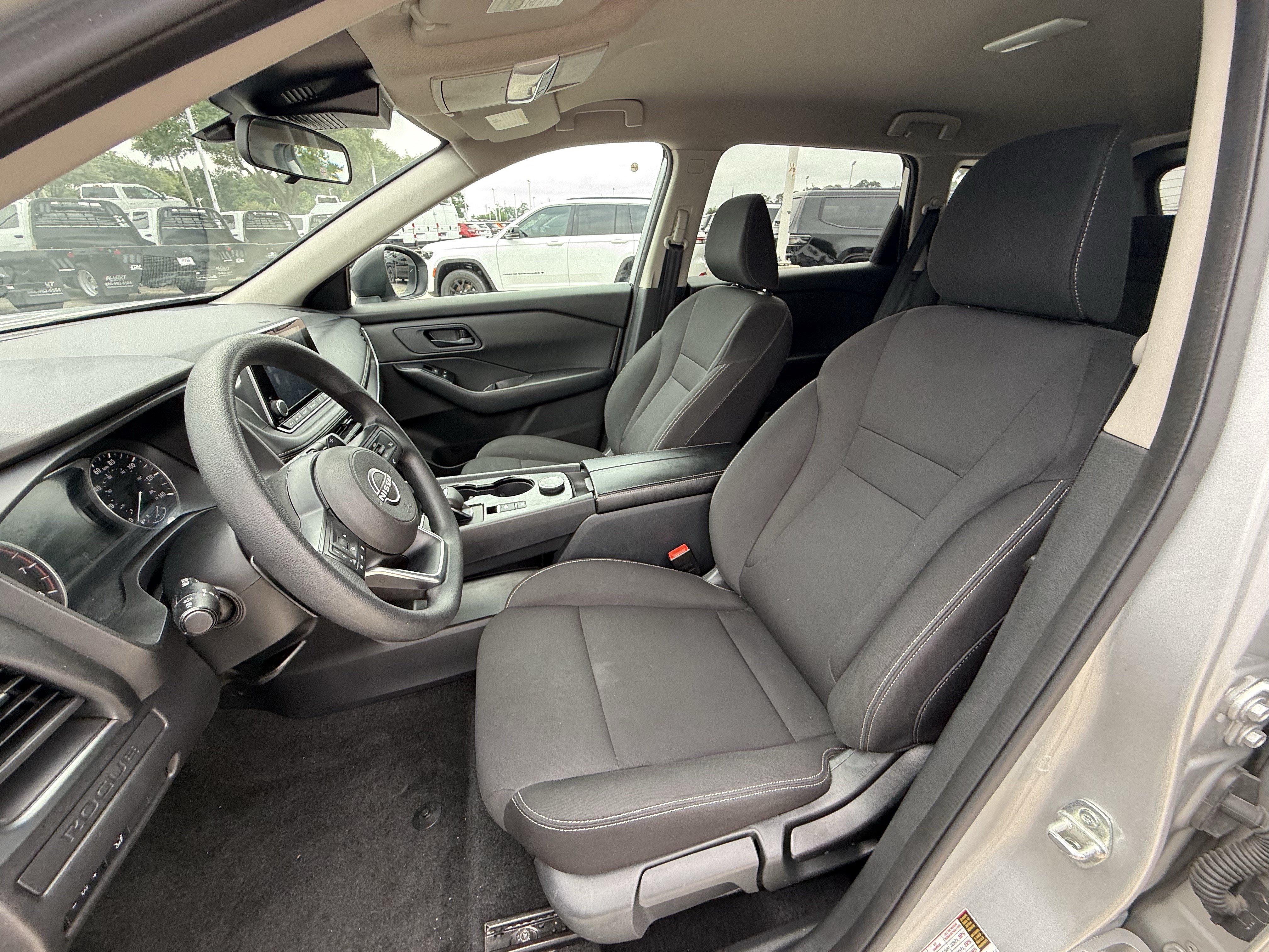 Used 2024 Nissan Rogue S AWD/4WD image 25