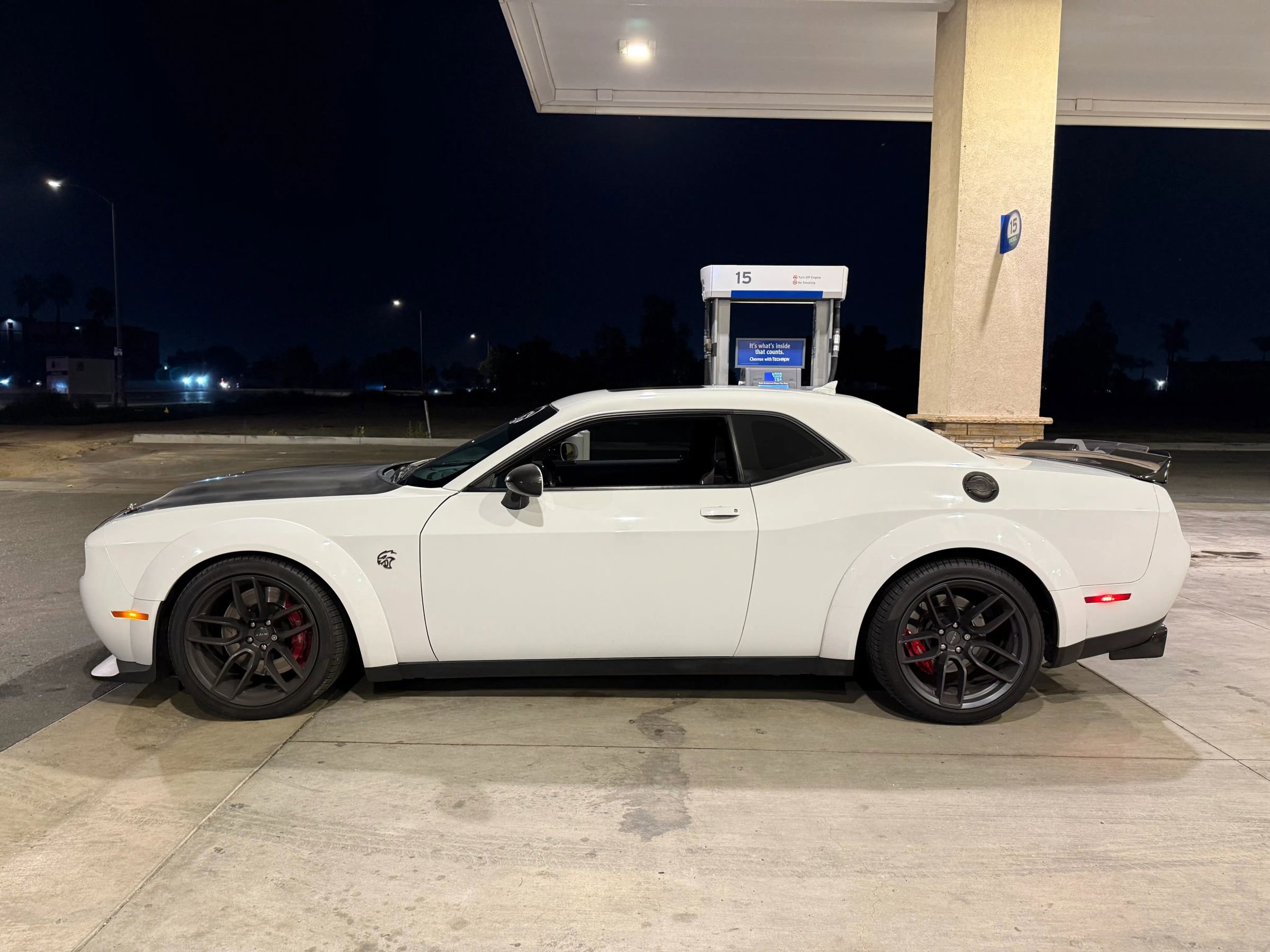 Used 2019 Dodge Challenger SRT Hellcat w/ Widebody Package image 10