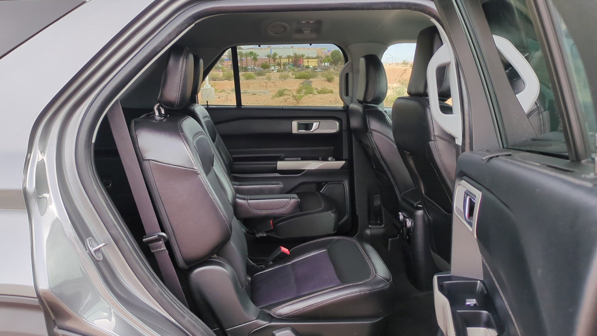 Used 2023 Ford Explorer Limited image 31