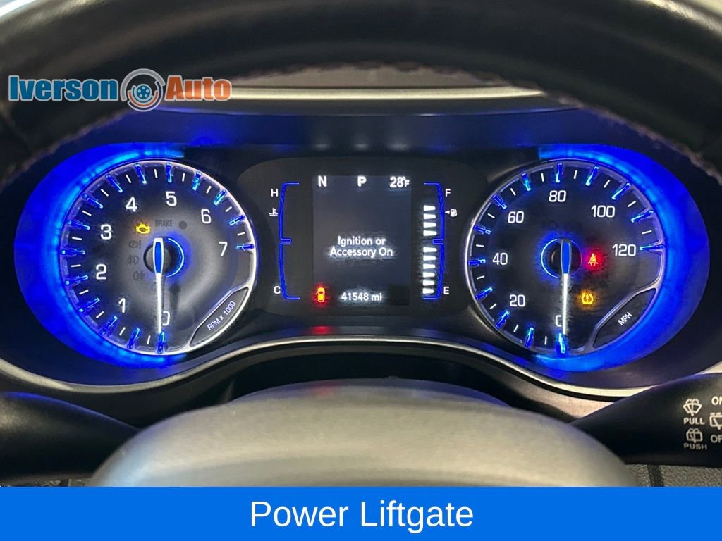 Used 2020 Chrysler Pacifica Touring-L FWD image 20