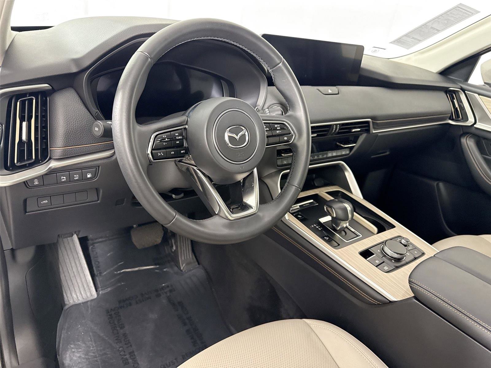 Used 2025 MAZDA CX-90 Plug-In Hybrid w/ Preferred AWD/4WD image 4