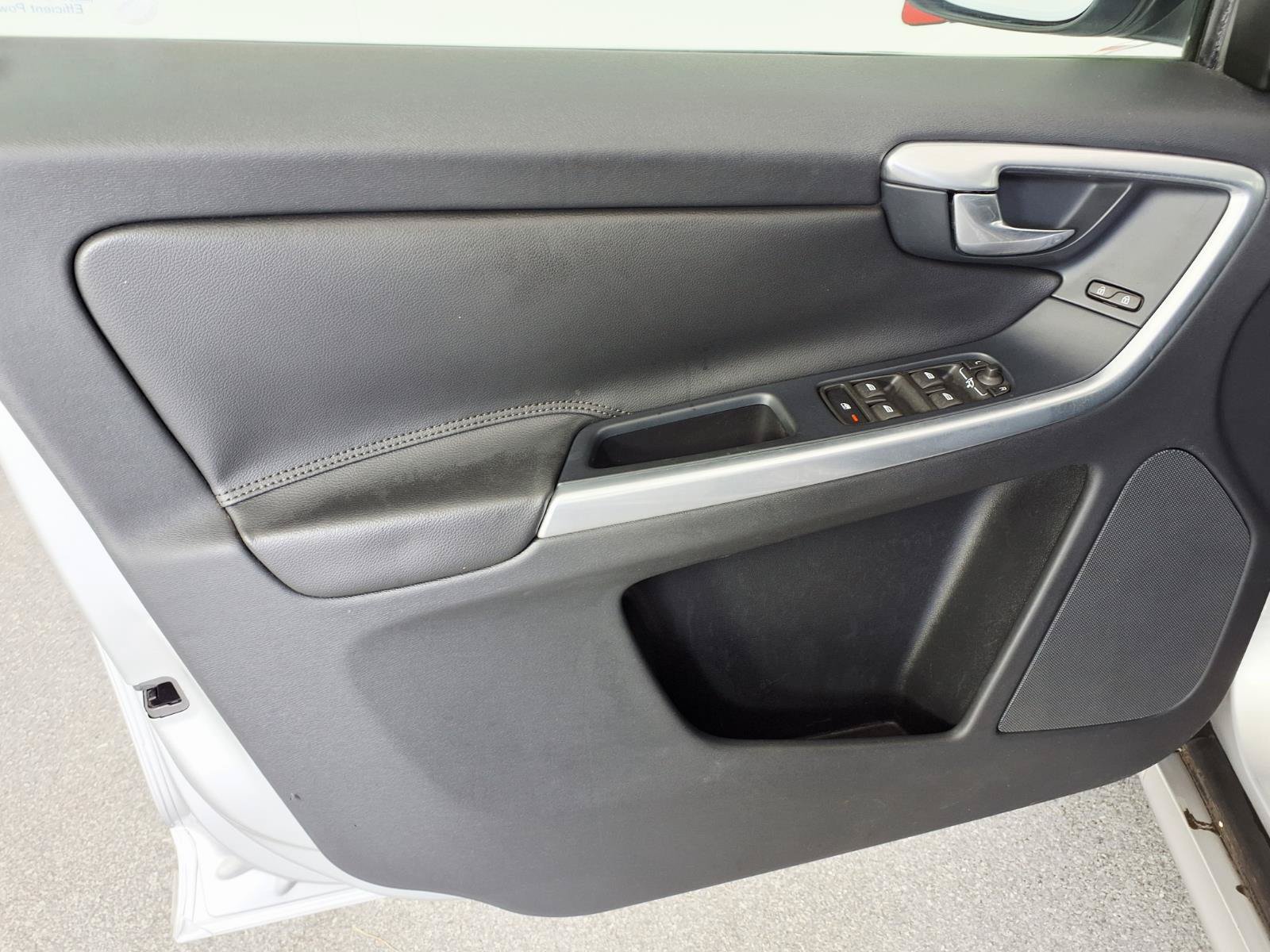 Used 2015 Volvo XC60 T5 Platinum FWD image 15