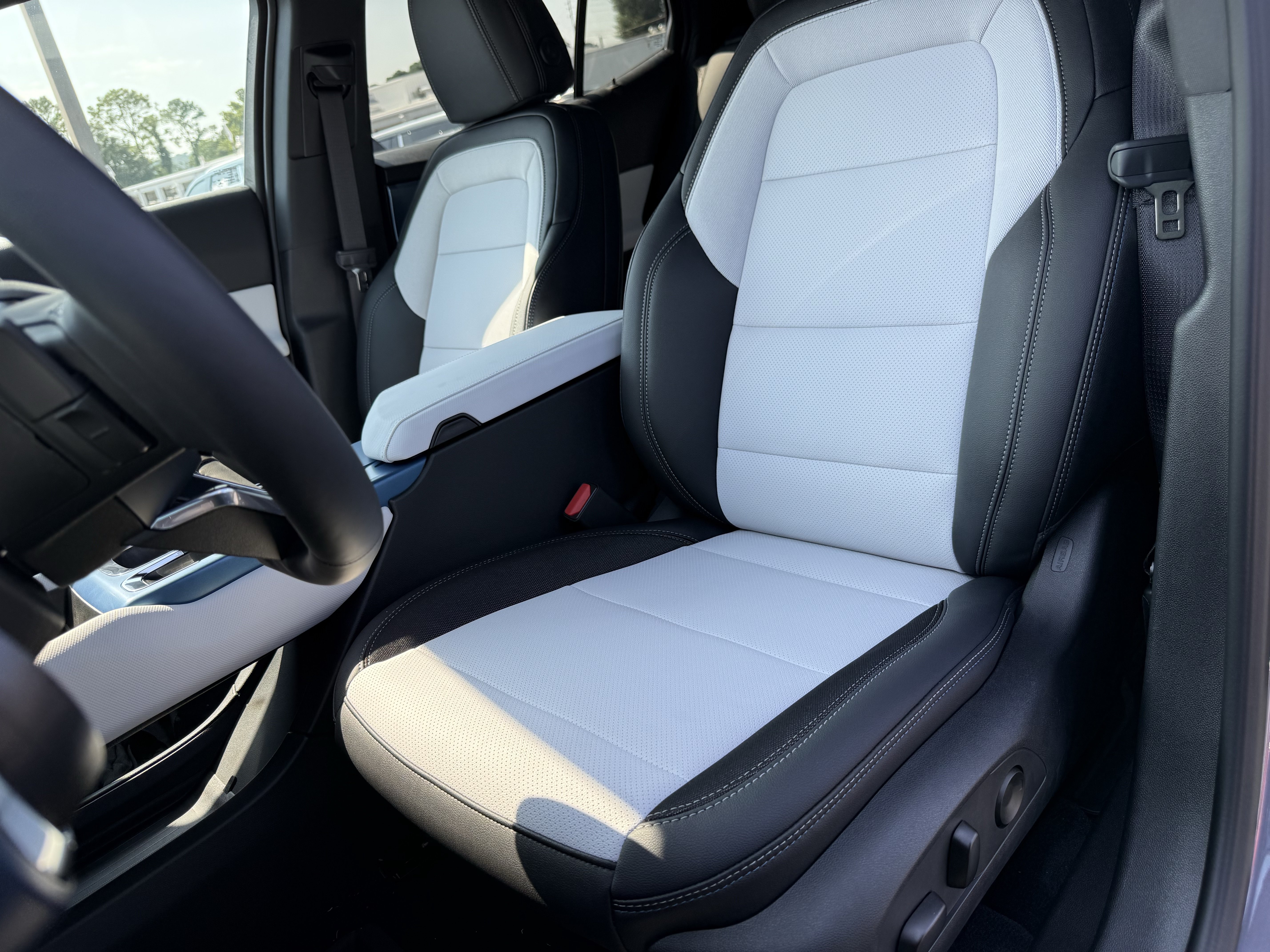 New 2026 Chevrolet Equinox EV LT FWD image 16