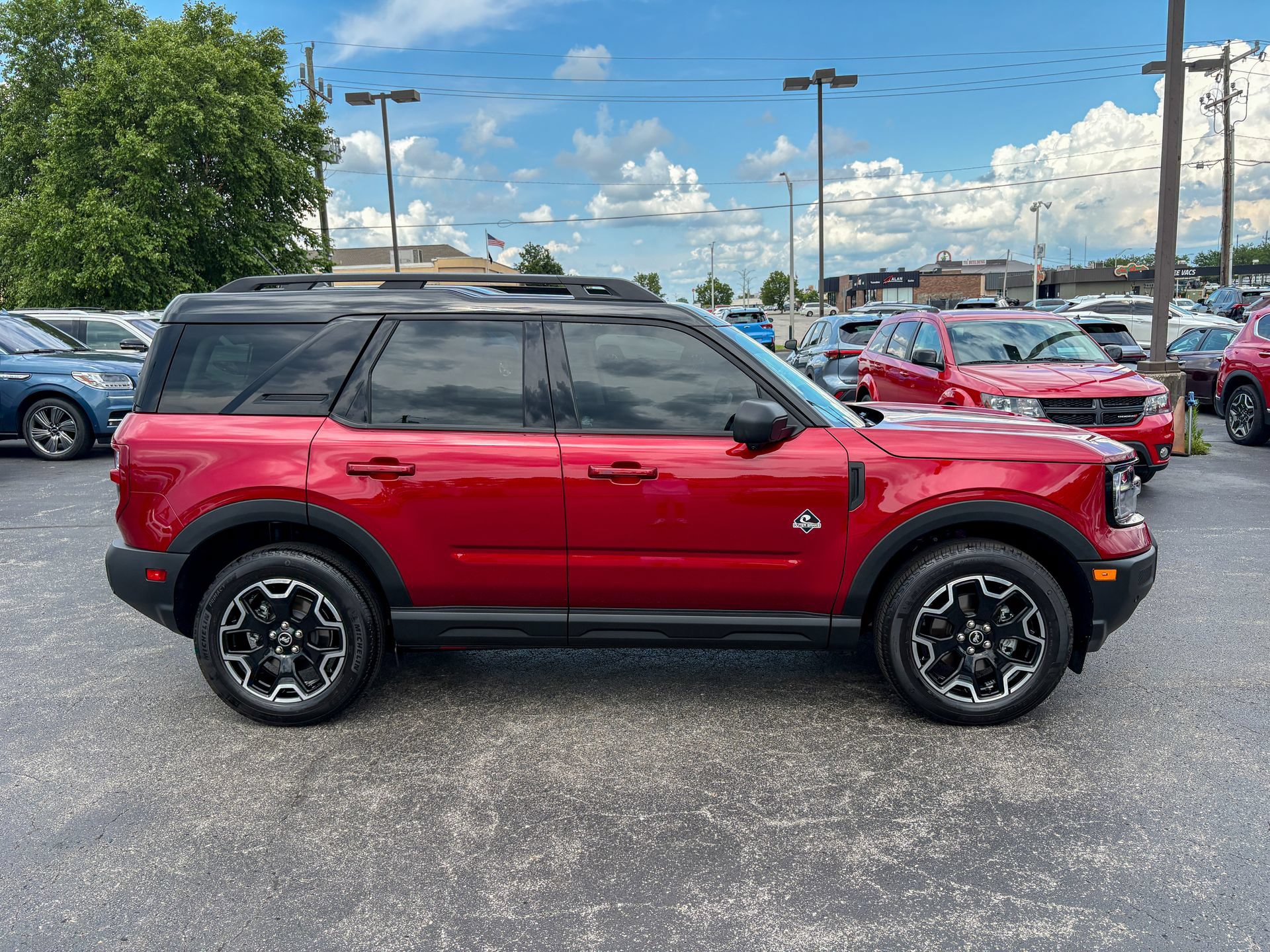 Used 2025 Ford Bronco Sport Outer Banks w/ Outer Banks Tech Package+ AWD/4WD image 19