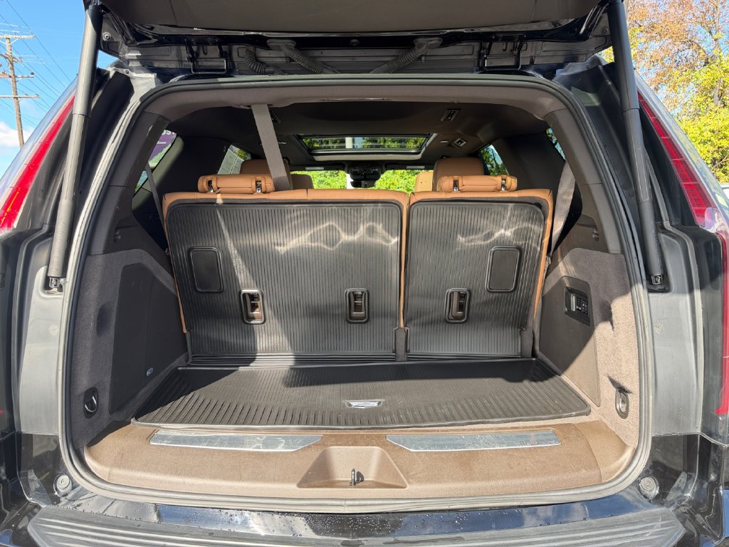 Used 2023 Cadillac Escalade Sport w/ Touring Package AWD/4WD image 17