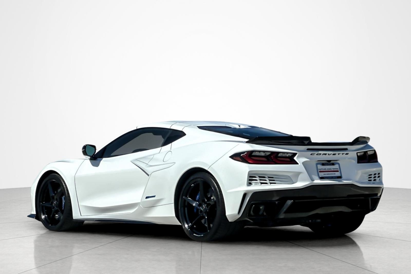 Used 2026 Chevrolet Corvette E-Ray w/ Stealth Interior Trim Package AWD/4WD image 3