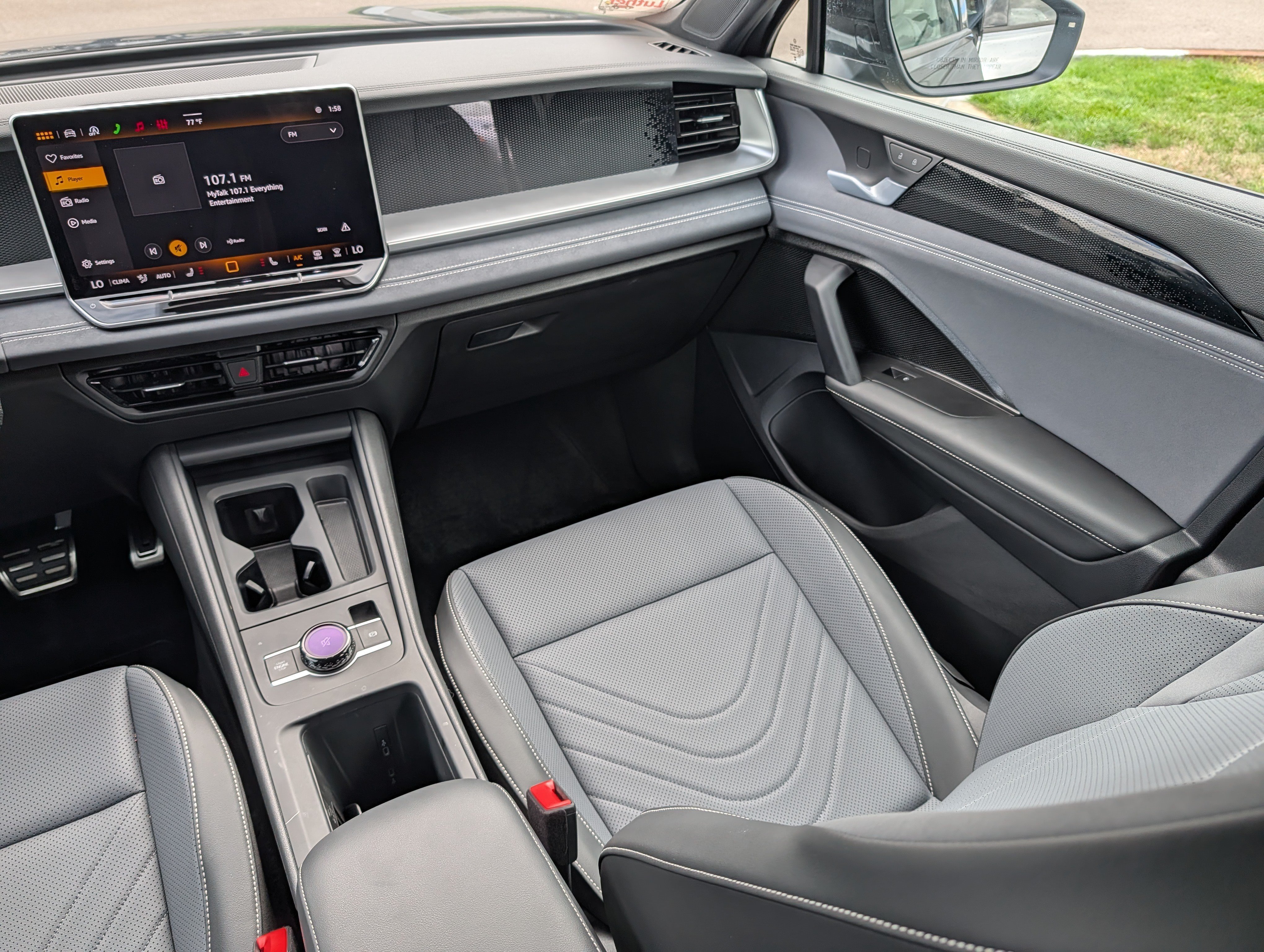 Certified 2026 Volkswagen Tiguan SE R-Line AWD/4WD image 11