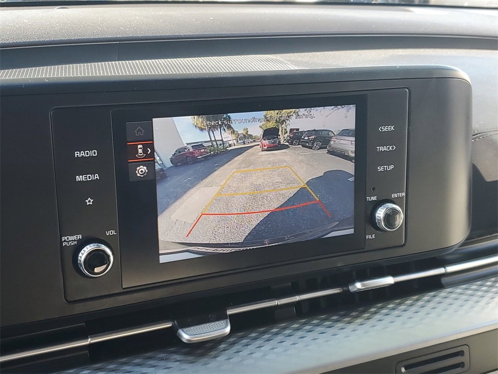 Certified 2023 Kia Carnival LX image 25