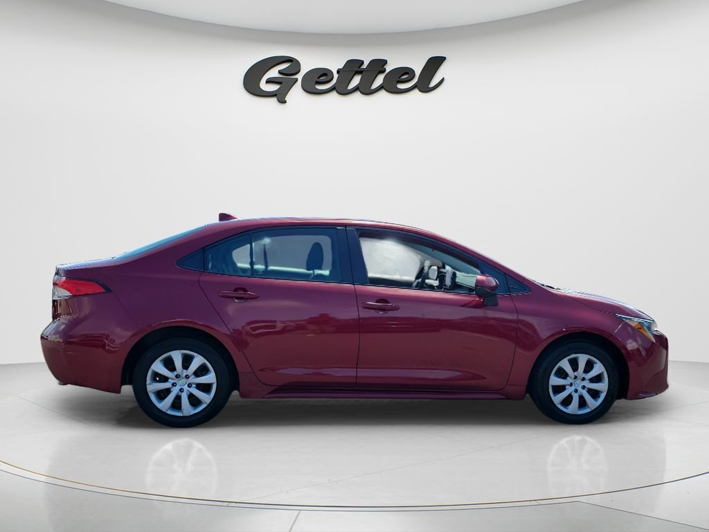 Used 2022 Toyota Corolla LE FWD image 4