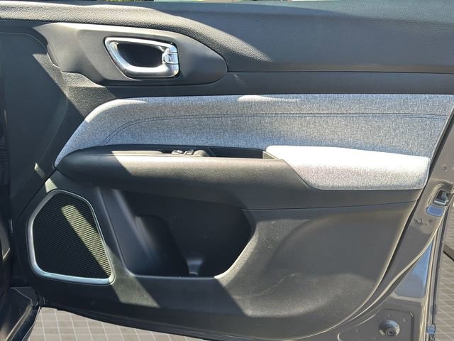 Used 2024 Jeep Compass Sport image 37