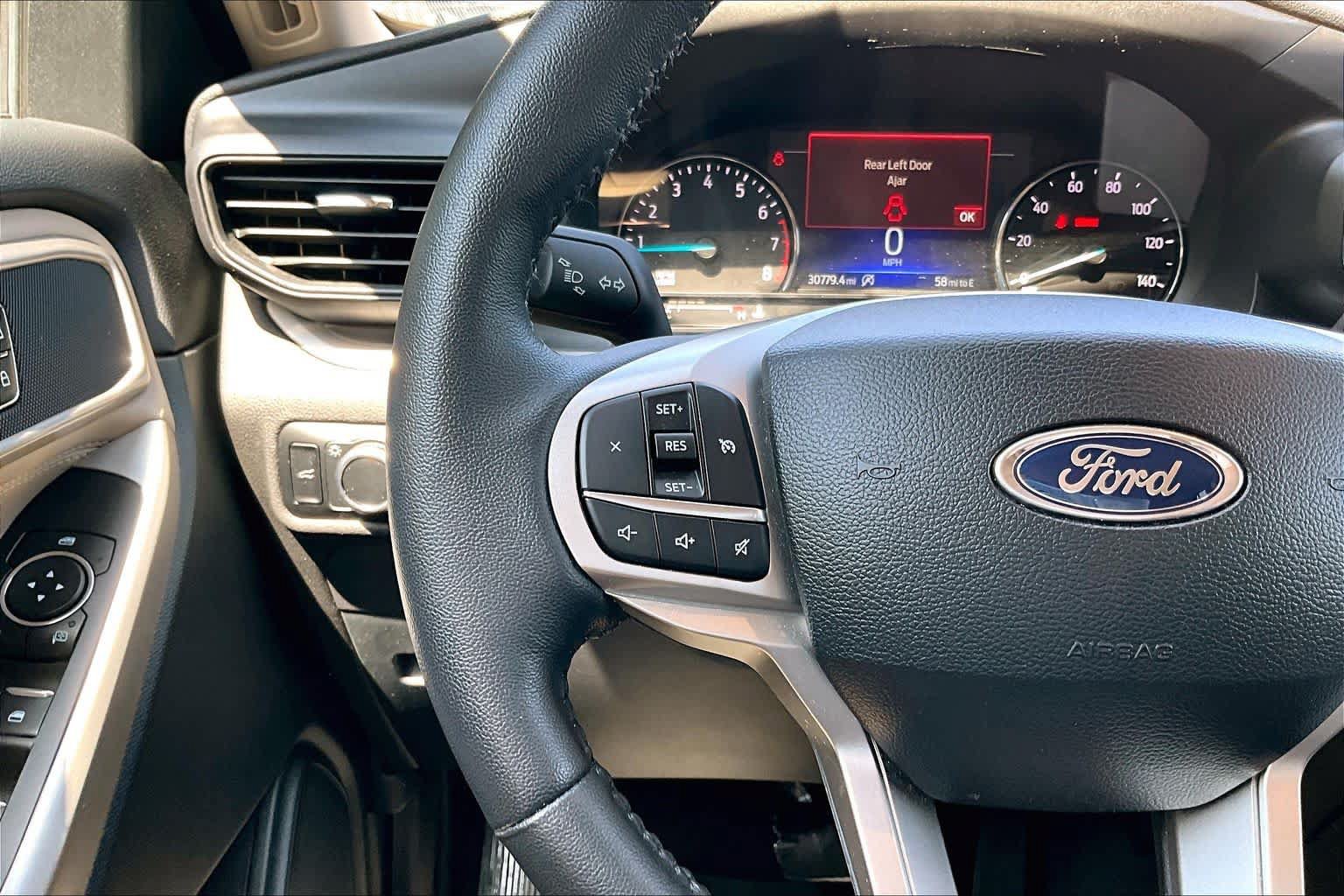 Used 2024 Ford Explorer XLT AWD/4WD image 24