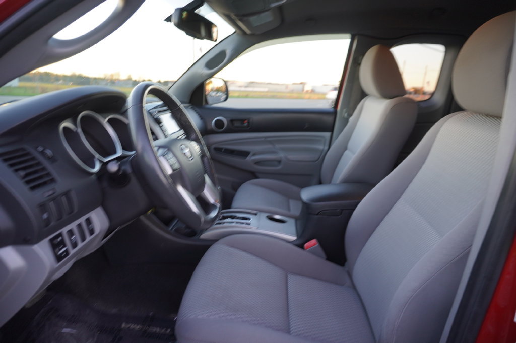 Used 2013 Toyota Tacoma 4x4 Access Cab V6 w/ SR5 Pkg image 23
