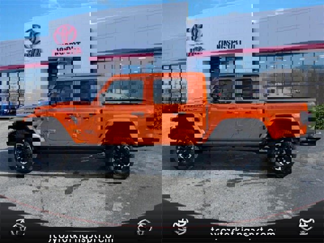 Used 2025 Jeep Gladiator Rubicon image 2