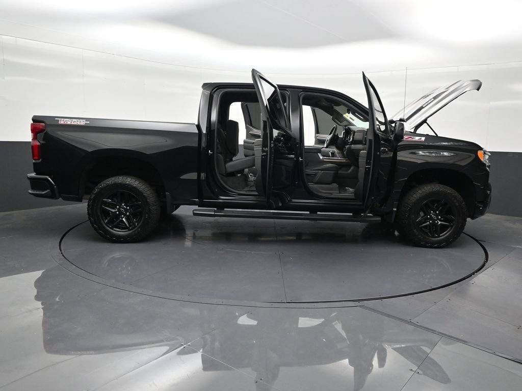 Used 2024 Chevrolet Silverado 1500 LT Trail Boss w/ LT Trail Boss Premium Package AWD/4WD image 32