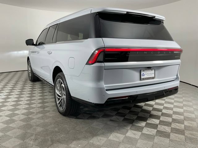 Used 2025 Lincoln Navigator L Reserve AWD/4WD image 4