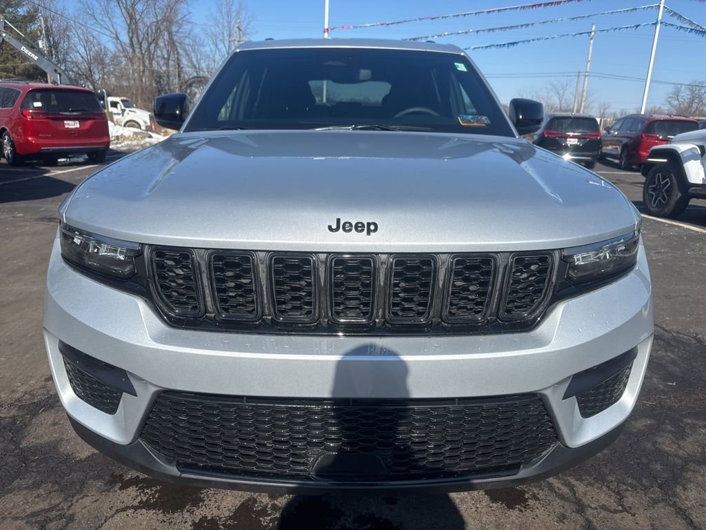 Used 2024 Jeep Grand Cherokee Altitude image 61