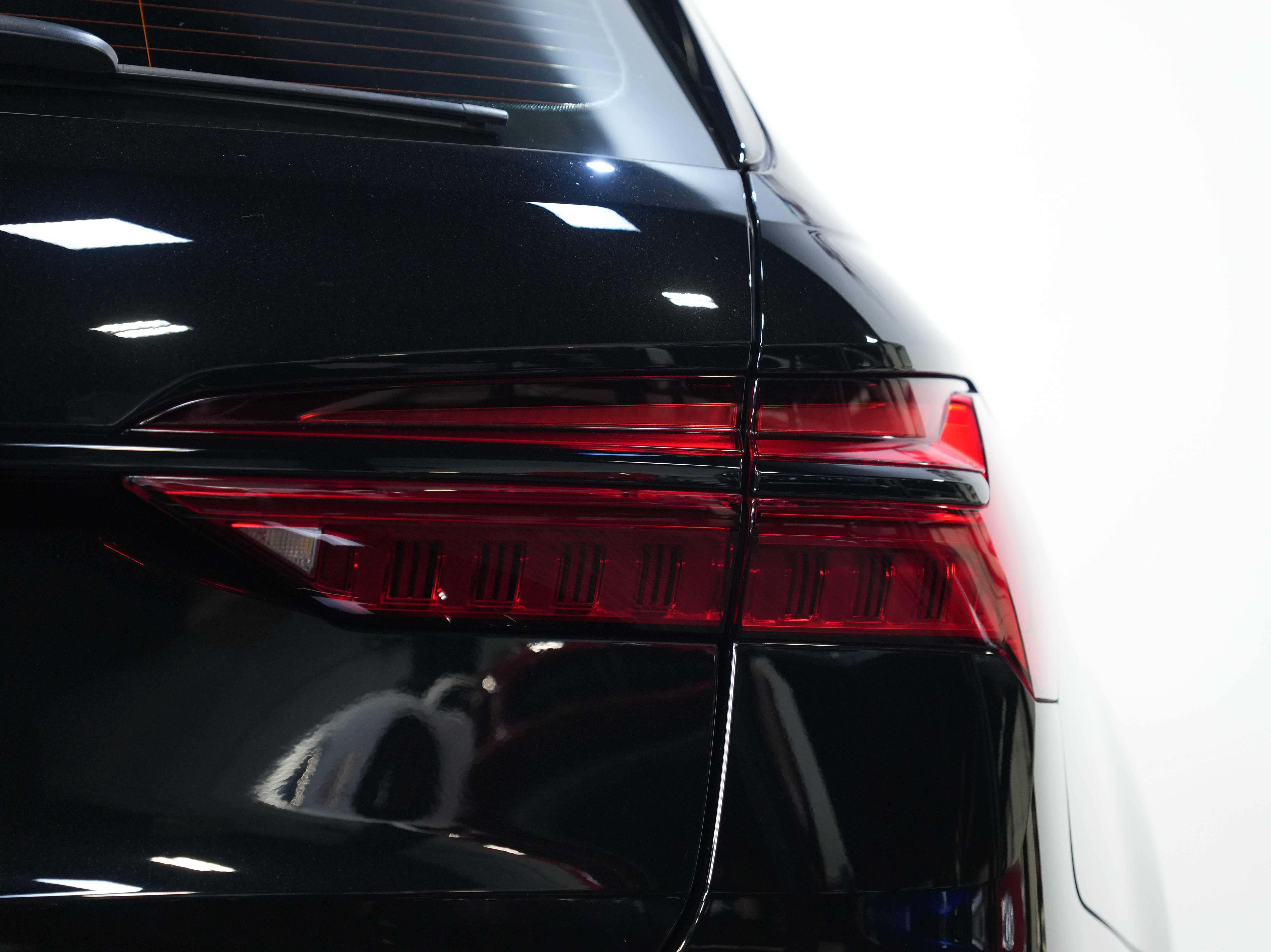 Used 2021 Audi RS 6 w/ Carbon Optic Package image 17