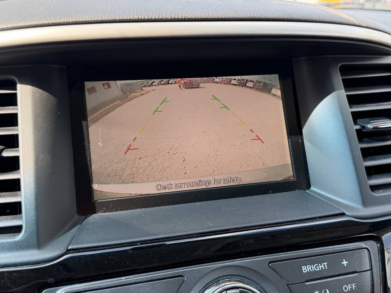 Used 2016 Nissan Pathfinder SV AWD/4WD image 24