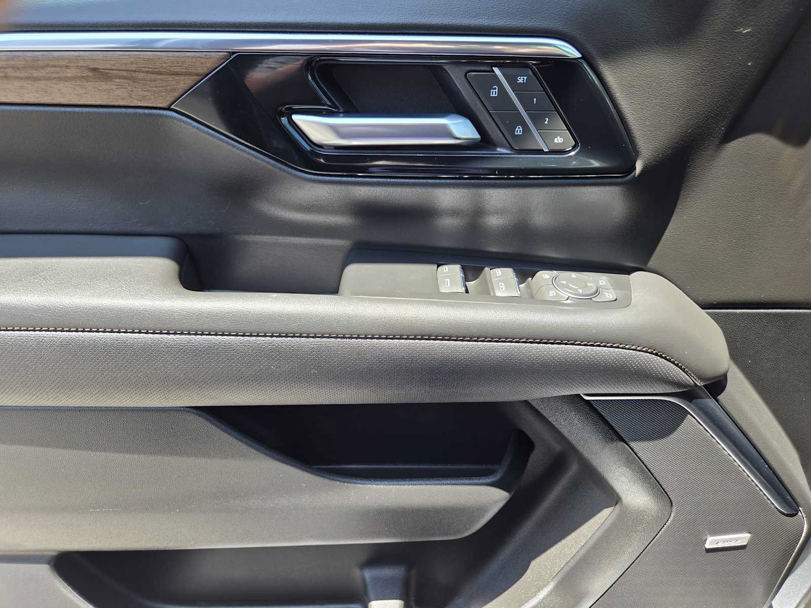 Certified 2025 Chevrolet Tahoe High Country AWD/4WD image 21