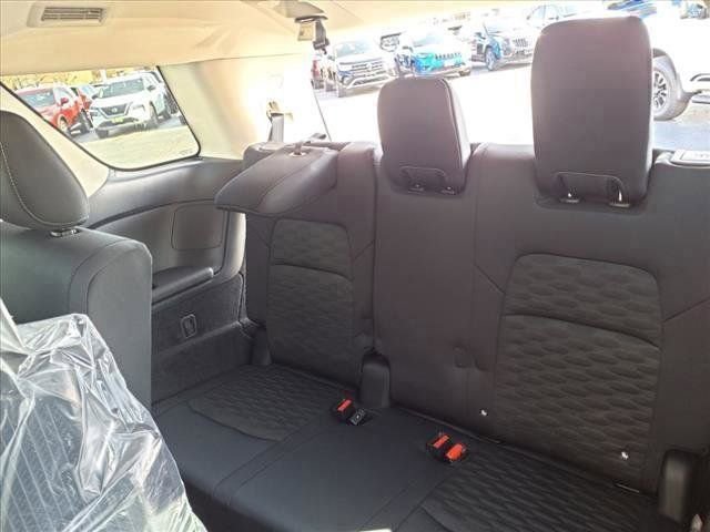 New 2025 Nissan Pathfinder SV image 37