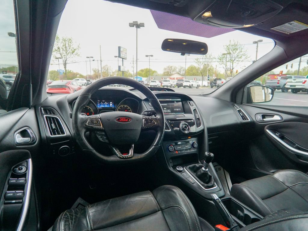 Used 2015 Ford Focus ST w/ Equipment Group 402A FWD image 12