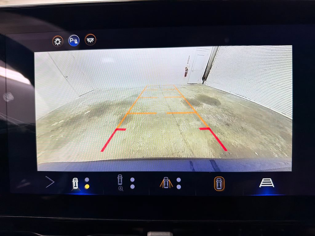Used 2025 Chevrolet Equinox LT w/ Convenience Package II FWD image 27