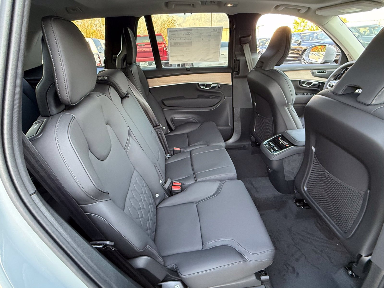 New 2027 Volvo XC90 B6 Plus AWD/4WD image 17