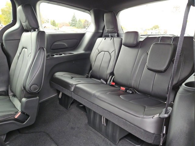 New 2026 Chrysler Pacifica Select image 19