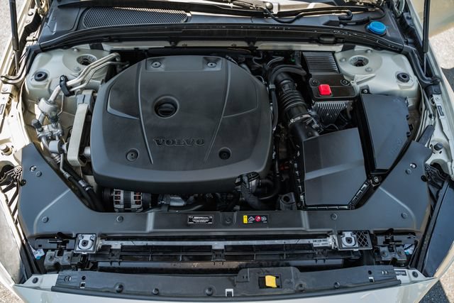 Used 2020 Volvo S60 T6 Momentum AWD/4WD image 18