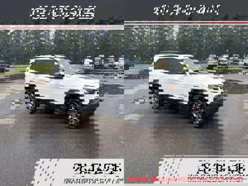 Used 2019 Jeep Cherokee Trailhawk w/ Cold Weather Group image 2