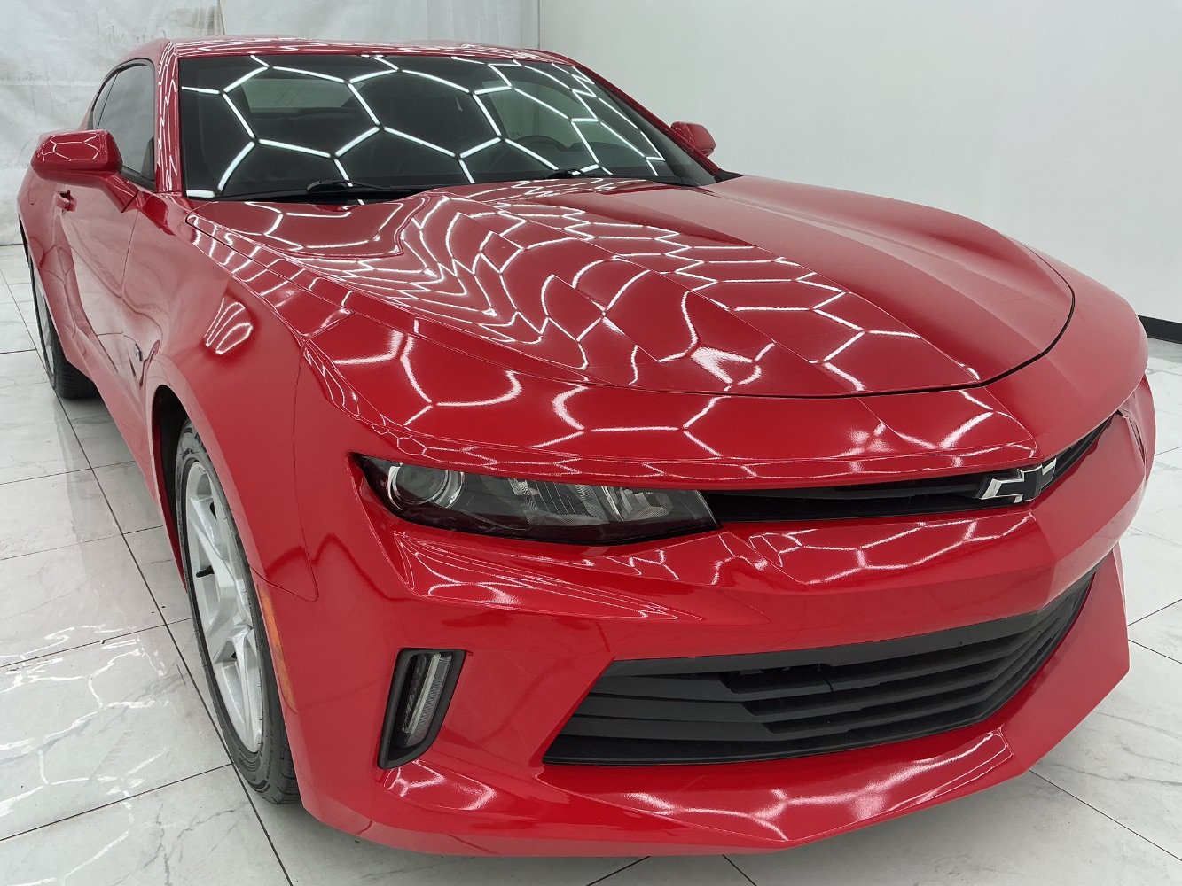 Used 2018 Chevrolet Camaro LT RWD image 3