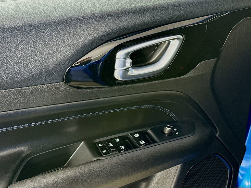 Used 2025 Jeep Compass Latitude w/ Altitude Special Edition image 20