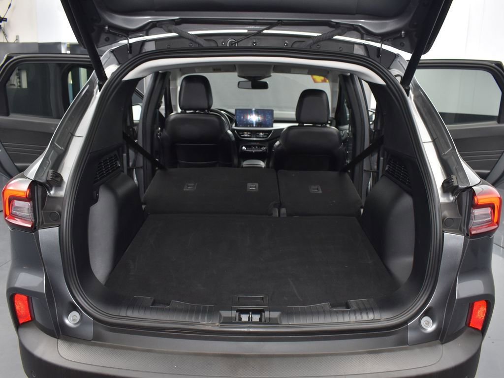 Used 2024 Ford Escape Platinum image 40