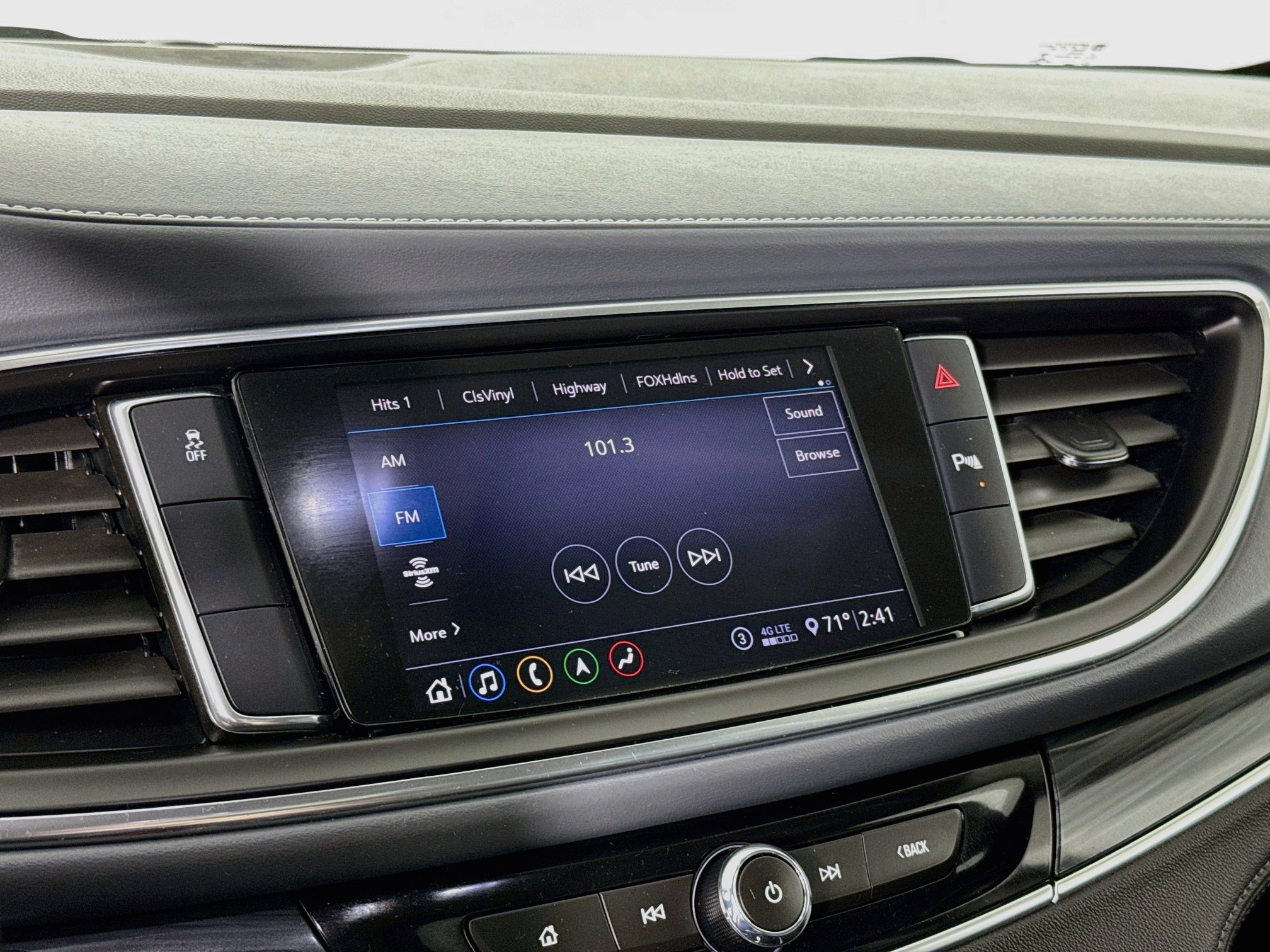 Used 2020 Buick Enclave Essence w/ Sun And Navigation Package FWD image 16