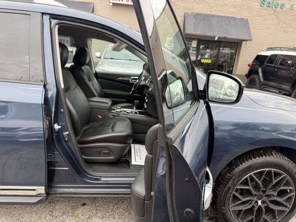 Used 2013 Nissan Pathfinder Platinum AWD/4WD image 20
