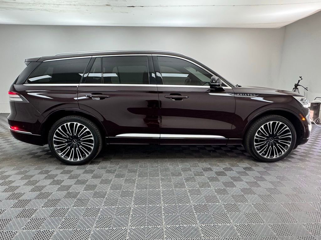 Used 2023 Lincoln Aviator Black Label w/ Class IV Trailer Tow Package AWD/4WD image 8