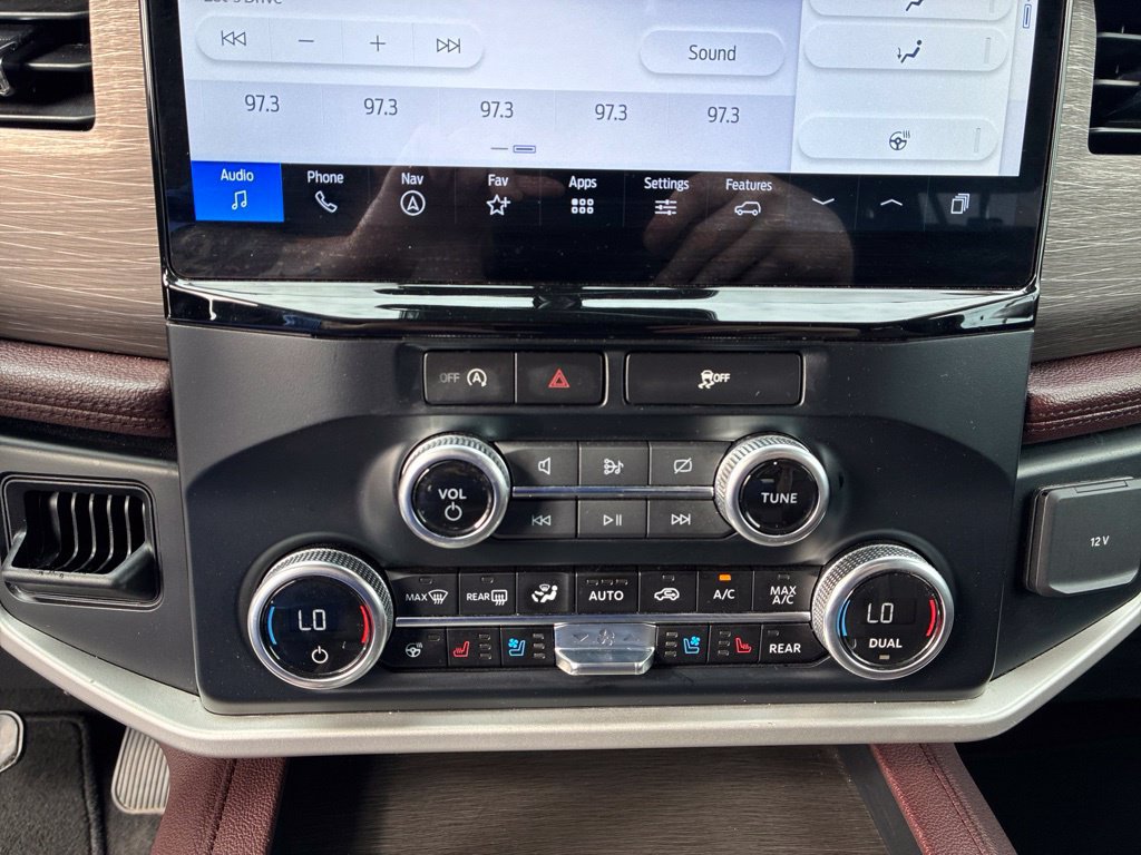 Used 2024 Ford Expedition Limited AWD/4WD image 24