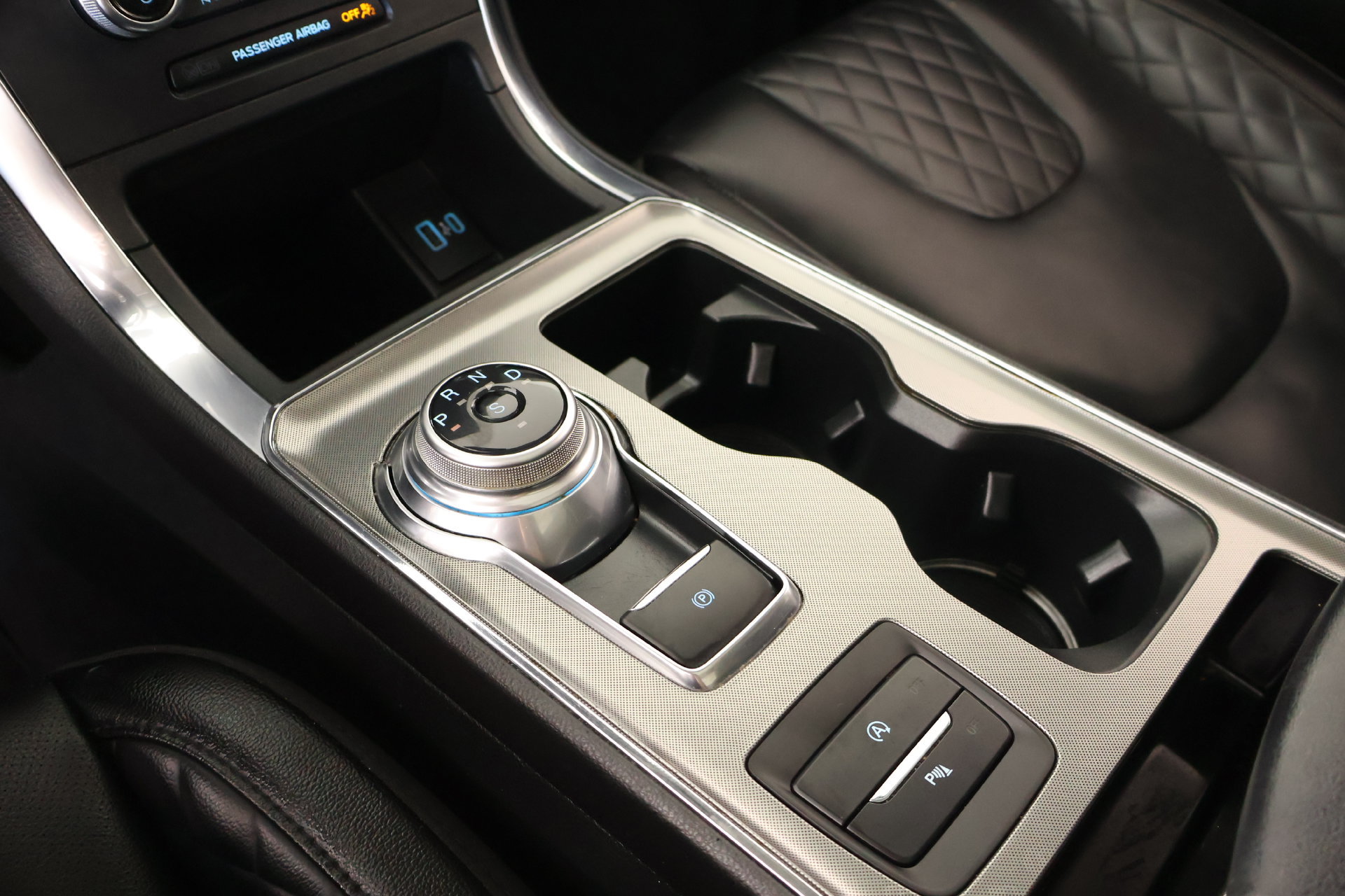 Used 2024 Ford Edge Titanium w/ Equipment Group 301A AWD/4WD image 9