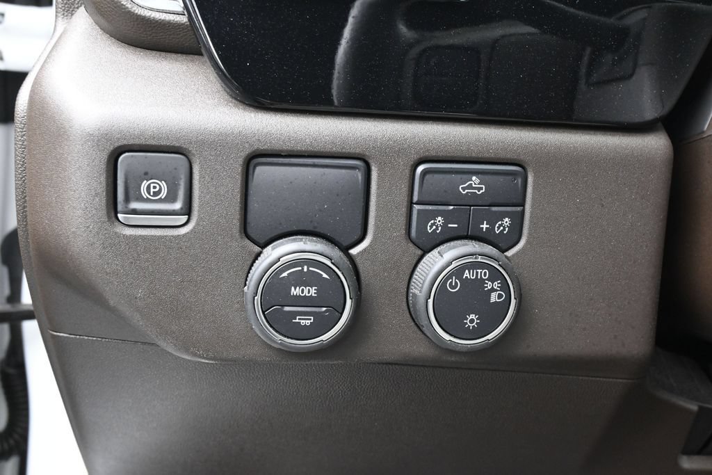 Used 2025 Chevrolet Silverado 1500 LT RWD image 16